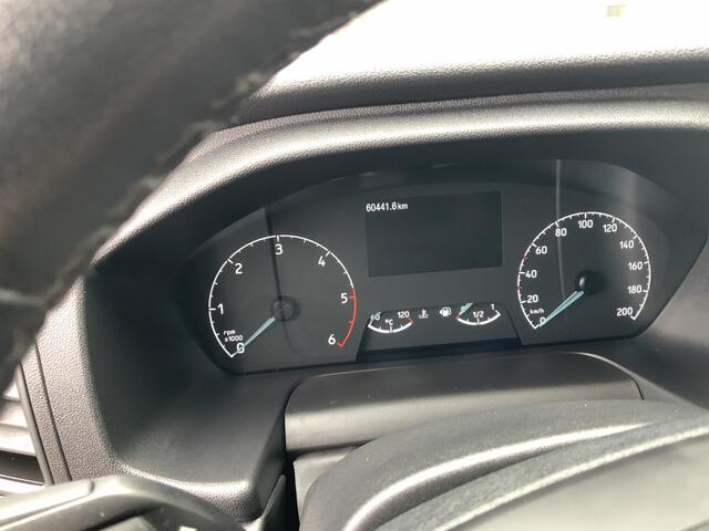 Ford TRANSIT CUSTOM 300 2.0 TDCI L2H2 Trail Airco Cruise Camera Trekhaak 2800 kg 3 Zits Leer Alu Velg Euro 6
