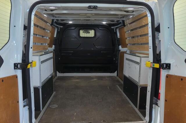 Ford TRANSIT CUSTOM 320 2.0 TDCI Automaat 131PK L2H1 / 2x Schuifdeur / Trekhaak / Pdc.+Camera / Safety & Comfort Pack / Navigatie /
