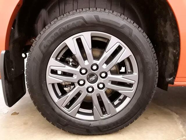 Ford TRANSIT CUSTOM Tourneo 340 2.5 PHEV L2H1 Titanium 9 zitter 233 PK 53.950 inclusief BTW LED Leder Trekhaak Stuurverwarming Stoelverwarming Camera