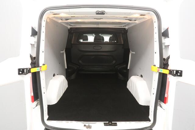 Ford TRANSIT CUSTOM 2.0 TDCI L2H1 | DC | 6 Zits | 2800kg Trekgew. | Airco | Cruise | 2xSchuifdeur | Parkeersens. | Trekhaak