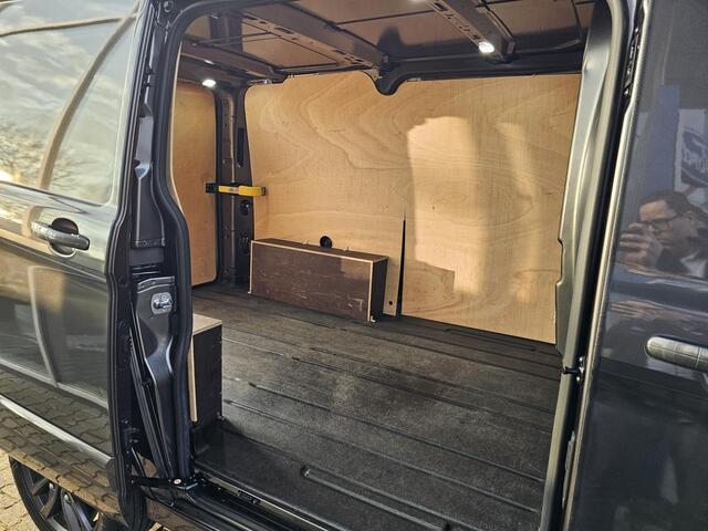 Ford TRANSIT CUSTOM 320 2.0 TDCI L1H1 Sport | 185pk Automaat| Bi-Xenon | Achteruitrijcamera | Stoel + Voorruit verwarming | 3 zits | Verlengde Fabrieksgarantie t/m 02/2027