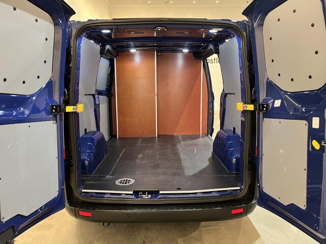 Ford TRANSIT CUSTOM 280 2.0 TDCI L1H1 Trend 130 PK Automaat / Euro 6 / Schuifdeur L + R / Airco / CarPlay / Cruise Control Adap. / Trekhaak / Navigatie / 3-Zits