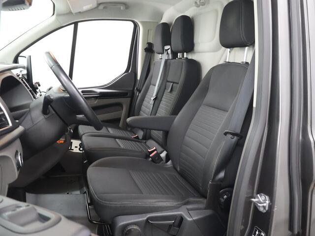 Ford TRANSIT CUSTOM 300 | 2.0 TDCI | Aut. | L2 H1 | Limited | Adaptive Cruise | Stoelverwarming | LM Velgen | 3-zits | Trekhaak | Navigatie | Parkeercamera | Apple Carplay