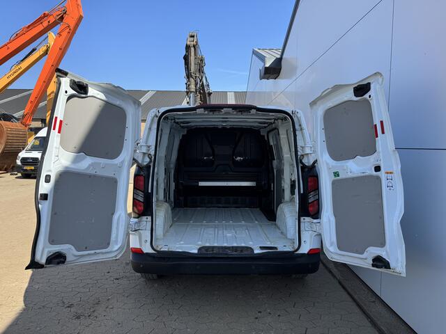 Ford TRANSIT CUSTOM 2.0 TDCI 140PK AWD Automaat L1H1 4x4 LED Adaptieve Cruise Carplay Camera Navigatie Parkeersensoren v+a