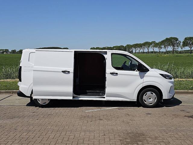 Ford TRANSIT CUSTOM 2.0 TDCI L2H1 Trend L2H1 Navi Euro6 Airco Achterdeuren Camera 3-Zits BPM-Vrij Facelift Model