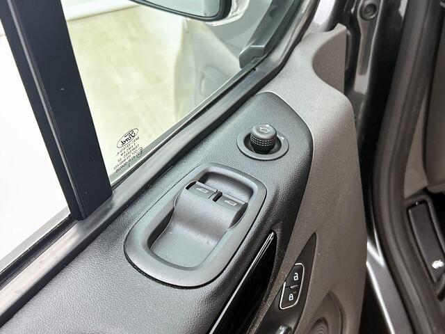 Ford TRANSIT CUSTOM 300 2.0 TDCI L2H1 Limited Dubbele Cabine Automaat Navigatie Airco 2 Schuifdeuren Trekhaak Parkeersensoren Carplay DAB