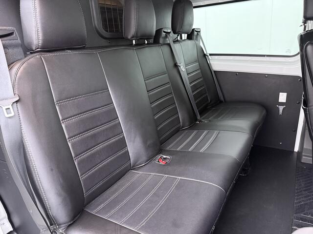 Ford TRANSIT CUSTOM 300 2.0TDCI L2H1 Dubbele Cabine 6-Persoons Trekhaak Navi Camera Cruise Control Imperiaal Airco Stoelverwarming Pdc DC DAB Bluetooth Betonplex Vloer Wandbetimmering 2.750KG Trekgewicht Origineel Nederlandse Auto