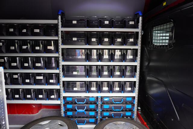 Ford TRANSIT CUSTOM 300 131pk L2H2 Sortimo Werkplaats inrichting Cruise control Airco Stoelverwarming Parkeersensoren