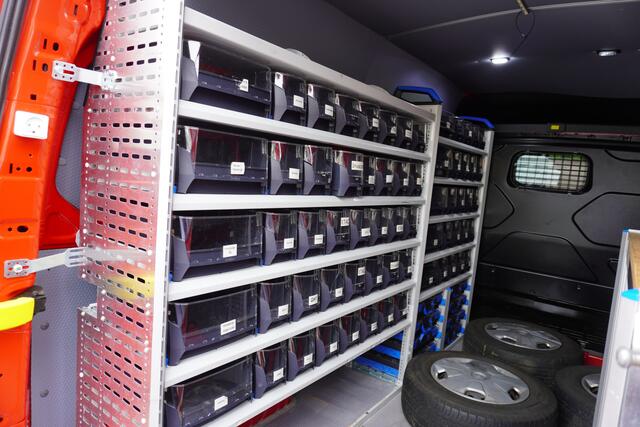 Ford TRANSIT CUSTOM 300 131pk L2H2 Sortimo Werkplaats inrichting Cruise control Airco Stoelverwarming Parkeersensoren