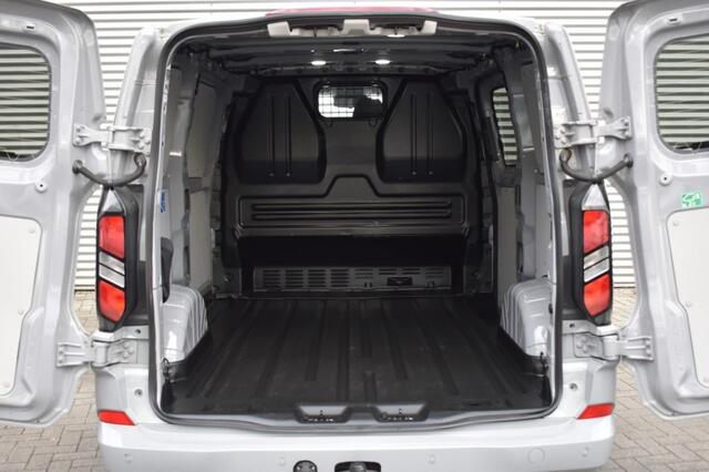 Ford TRANSIT CUSTOM 300 2.0 TDCI AUT L1H1 DUB. CABINE LIMITED