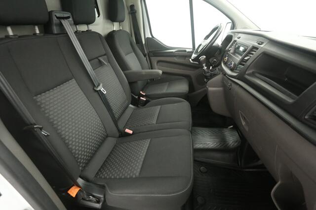 Ford TRANSIT CUSTOM 2.0 TDCI L2H1 | Airco | Cruise | 3 Zits | Trekhaak | Parkeersensoren