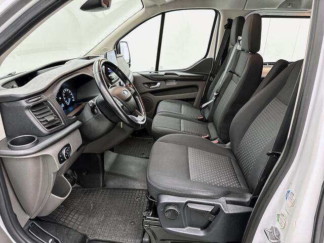 Ford TRANSIT CUSTOM 320 2.0 TDCI L2H1 Limited DC 130pk Automaat Navigatie Dubbele cabine Stoelverwarming Trekhaak Cruise control Airco Euro 6