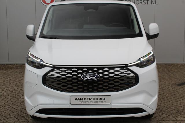 Ford TRANSIT CUSTOM E-Transit ELEKTRISCH 320 L2H1 Limited 65 kWh 218 pk Meerprijs 17" lichtmetalen wielen ¤. 1.500,- Autm. airco, stoel-, spiegel- en voorraamverw., camera, trekhaak, cruise cntrl, navigatie by Apple Carplay/ Android auto, telefoonvoorb., LED verl. etc.
