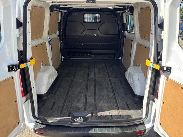 Ford TRANSIT CUSTOM 300 2.0 TDCI L1H1 Trend 130pk Automaat | Trekhaak | Carplay & Android Auto | 3 zits | Achteruitrijcamera | Cruise control | Stoelverwarming