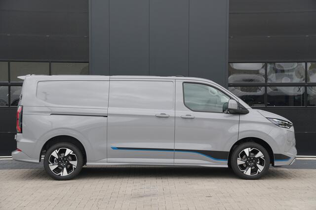 Ford TRANSIT CUSTOM E-Transit 340 L2H1 Sport 71 kWh 218pk - 2x Schuif - AGR Stoel - ACC - B&O - Navi - Stoel/Stuurverwarming - 360 Camera - Blindspot - Wegklapbare Trekhaak - Rijklaar