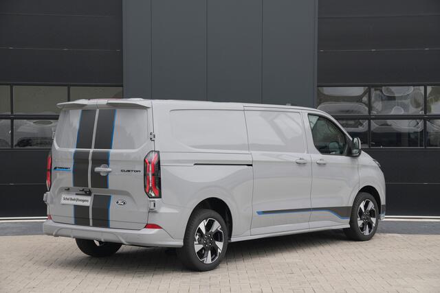 Ford TRANSIT CUSTOM E-Transit 340 L2H1 Sport 71 kWh 218pk - 2x Schuif - AGR Stoel - ACC - B&O - Navi - Stoel/Stuurverwarming - 360 Camera - Blindspot - Wegklapbare Trekhaak - Rijklaar