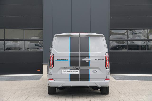 Ford TRANSIT CUSTOM E-Transit 340 L2H1 Sport 71 kWh 218pk - 2x Schuif - AGR Stoel - ACC - B&O - Navi - Stoel/Stuurverwarming - 360 Camera - Blindspot - Wegklapbare Trekhaak - Rijklaar