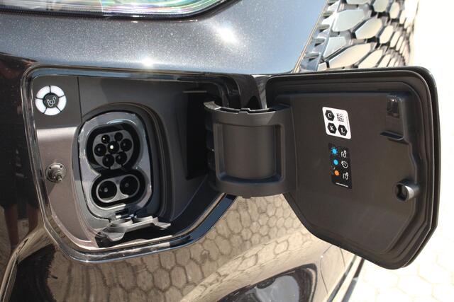 Ford TRANSIT CUSTOM E-Transit 320 L1H1 Kombi | 9 persoons | Limited | 71kWh | 100kW/136pk | Trekgewicht 2300kg | Camera | Carplay/Android | Cruise | Lease 771,- p/m