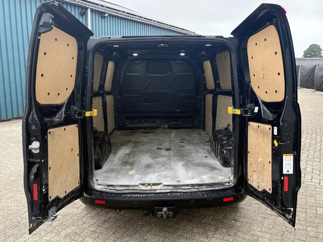 Ford TRANSIT CUSTOM 320 2.0 185Pk TDCI L2H1 Sport / Cruise / Airco / Navi / Trekhaak / Apk t/m 14-11-2026