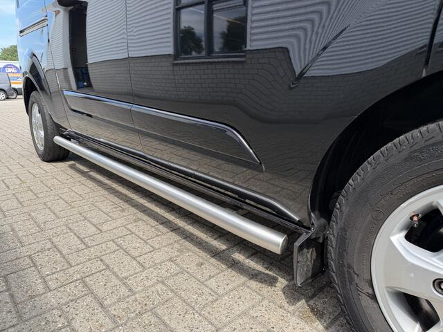 Ford TRANSIT CUSTOM 290 2.0 TDCI 130pk automaat L2H1 Limited DC 5 persoons / euro 6 / vaste prijs rijklaar ¤ 14.950 ex btw / lease vanaf ¤ 243 / dubbele schuifdeur / nieuwe distributie riem bij aflevering / zwart metallic