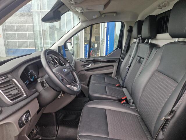 Ford TRANSIT CUSTOM 320 2.0 TDCI L1H1 Sport | 185PK! | ZEER NETTE AUTO! | Bi-Xenon | Winterpack | Navigatie | Camera achter | Led dagrijverlichting | Raptor grille | Leder/stof bekleding