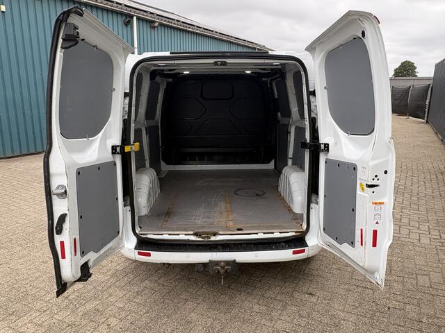 Ford TRANSIT CUSTOM 310 2.0 170Pk TDCI L1H1 Sport / Cruise / Navi / Trekhaak / Apk t/m 10-11-2026