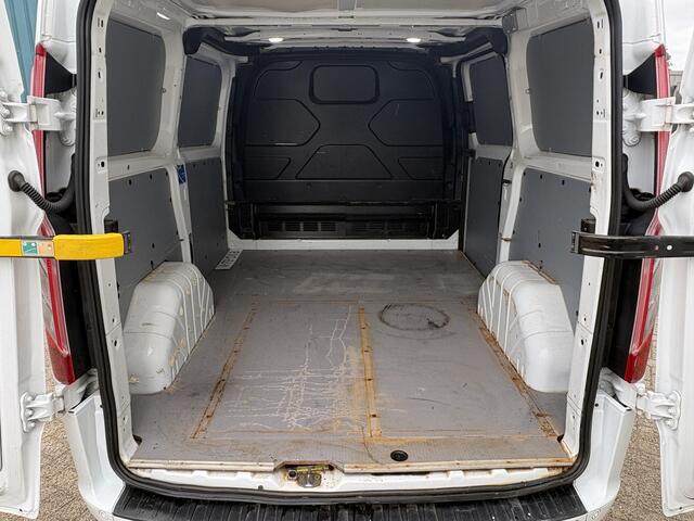 Ford TRANSIT CUSTOM 310 2.0 170Pk TDCI L1H1 Sport / Cruise / Navi / Trekhaak / Apk t/m 10-11-2026