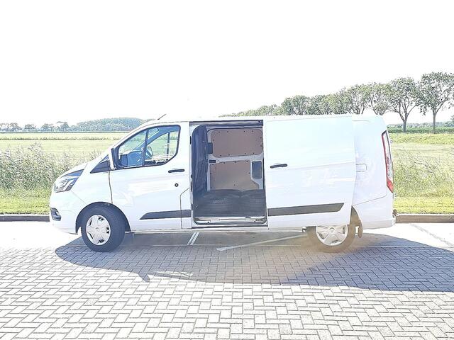 Ford TRANSIT CUSTOM 340 2.0 TDCI L2H1 Trend L2H1 2x Schuifdeur Airco Trekhaak Navi PDC Achterdeuren Cruise Control Euro6 131 PK