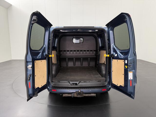 Ford TRANSIT CUSTOM 2.0TDCI 170PK Automaat Lang Limited Dubbele Cabine | 6-Persoons | Navigatie | Camera | 2xSchuifdeur | Airco | Cruise | Trekhaak