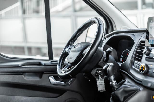 Ford TRANSIT CUSTOM 340 2.0 TDCI 170 PK L2H1 | ACC | CarPlay | Camera | Navigatie | Stoelverwarming | DAB | PDC V+A | Nieuwe APK