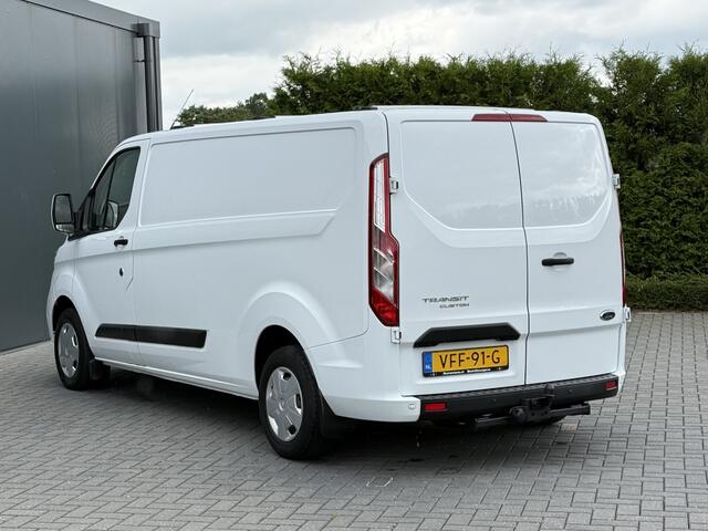 Ford TRANSIT CUSTOM 2.0 TDCI / L2H1 / 1e EIG. / SORTIMO INRICHTING / TREKHAAK / CRUISE / 3-ZITS / 2800 KG AHG