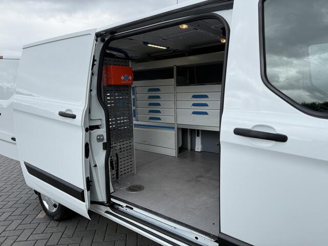 Ford TRANSIT CUSTOM 2.0 TDCI / L2H1 / 1e EIG. / SORTIMO INRICHTING / TREKHAAK / CRUISE / 3-ZITS / 2800 KG AHG