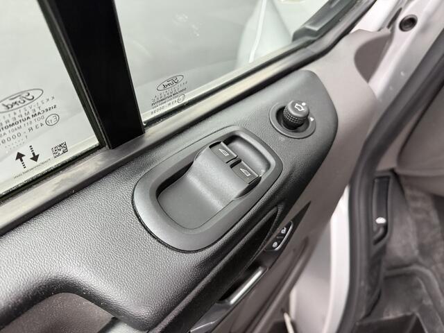 Ford TRANSIT CUSTOM 2.0TDCi 130PK Automaat | Kastinrichting | Trekhaak | Leder | Multimedia | Airco | Cruise | Trekhaak