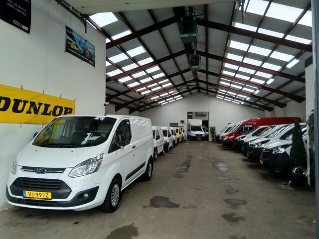 Ford TRANSIT CUSTOM 300 2.0 TDCI L2H2 Trend MHEV