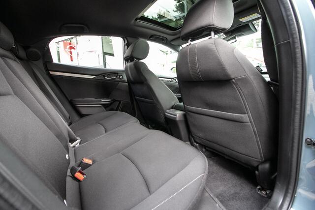 Honda CIVIC 1.5 i-VTEC Sport Plus Automaat All-in rijklaarprijs | Schuifdak | Sport uitlaat | Dealer onderh.