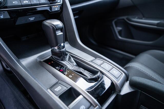 Honda CIVIC 1.0i V-TEC EXECUTIVE - PANORAMADAK - AUTOMAAT - TURBO -