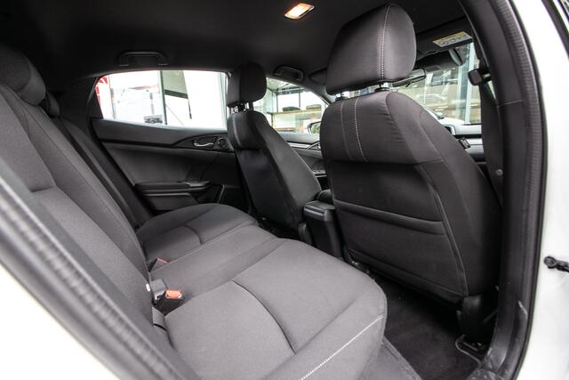 Honda CIVIC 1.0 i-VTEC Comfort Automaat - All in rijklaarprijs | Dealer ond . | 12 mnd Bovag gar. | Camera | Navigatie