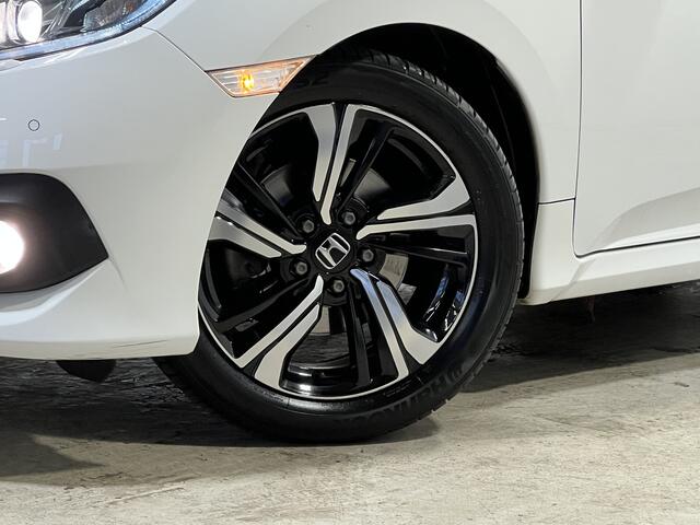 Honda CIVIC 1.5 i-VTEC Comfort | Navigatie | LM Velgen 17" | Voorstoelen Verwarmd | Cruise Control Adaptief | Airco |