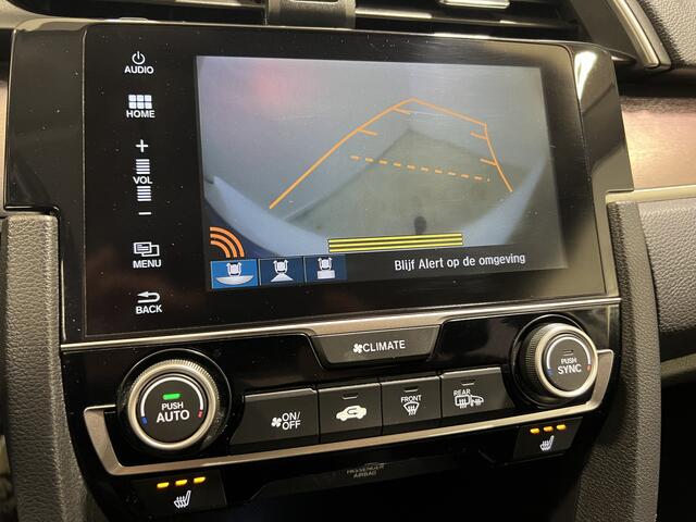 Honda CIVIC 1.5 i-VTEC Comfort | Navigatie | LM Velgen 17" | Voorstoelen Verwarmd | Cruise Control Adaptief | Airco |