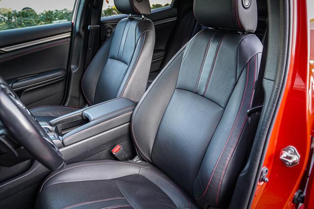 Honda CIVIC 1.0i VTEC TURBO DYNAMIC - AUTOMAAT - LEDER - ALL WEATHERS