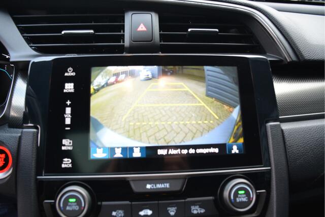 Honda CIVIC 1.0 i-VTEC Executive Panorama Dak Camera Clima Cruise Control Trekhaak Stoelverwarming Carplay Led