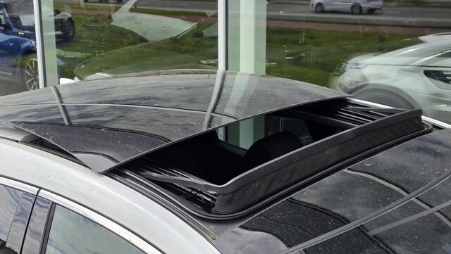 Honda CIVIC 1.0 i-VTEC Executive | NAP | Pano | Cruise | Navigatie | ACC | Keyless | Stoelverwarming | Camera | Trekhaak