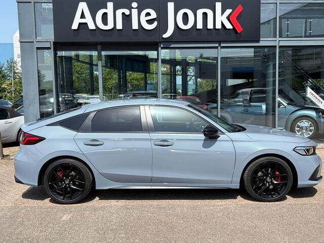 Honda CIVIC 2.0 e:HEV Sport FULL HYBRID | AUTOMAAT | CAMERA | NAVIGATIE | APPLE CARPLAY / ANDROID AUTO | STOEL VERWARMING | 18"LM VELGEN | NED. AUTO | 1e EIGENAAR |