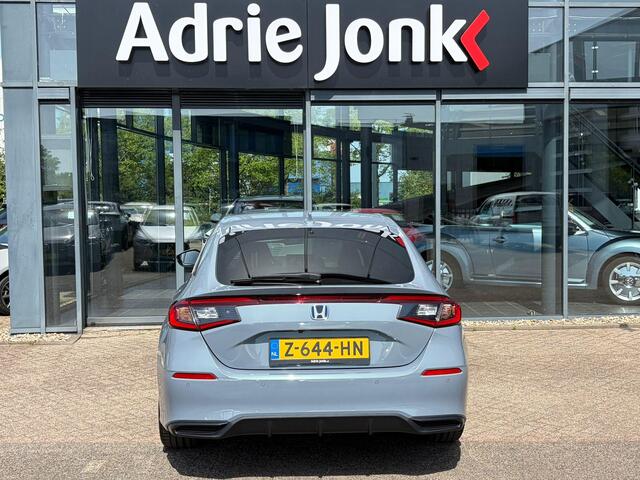Honda CIVIC 2.0 e:HEV Sport FULL HYBRID | AUTOMAAT | CAMERA | NAVIGATIE | APPLE CARPLAY / ANDROID AUTO | STOEL VERWARMING | 18"LM VELGEN | NED. AUTO | 1e EIGENAAR |