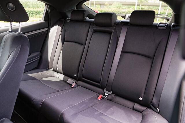 Honda CIVIC 1.0i VTEC ELEGANCE TURBO - AUTOMAAT - NAVIGATIE - CAMERA