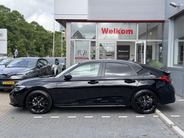 Honda CIVIC 2.0 e:HEV Sport | GEEN AFLEVERKOSTEN | Parkeersensoren, Dodehoekdetectie, Voorstoelen verwarmd.