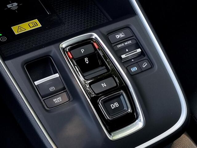 Honda CR-V 2.0 e:PHEV Advance Tech / Schuif-/Kanteldak / Panoramadak / Cruise Control Adaptief / Rondomzicht Camera / Lederen Bekleding / Elekt. Achterklep