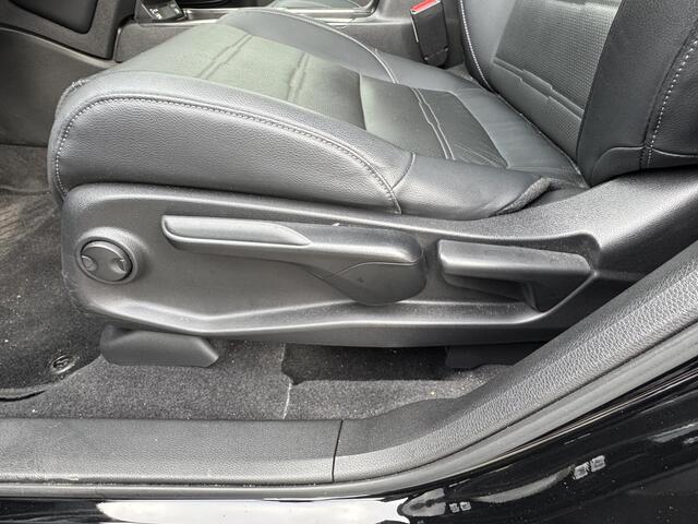 Honda CR-V 2.0 Hybrid Lifestyle Black Edition /Trekhaak/ Navigatie / 18" LMV / Adaptieve cruise control / Leren bekleding / Stoelverwarming/ zomer + winterbanden