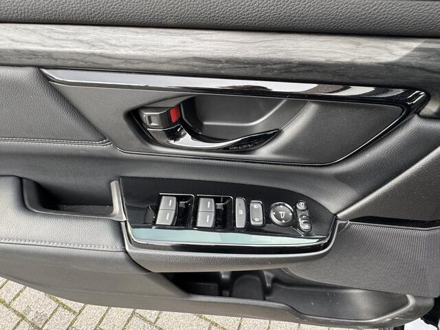 Honda CR-V 2.0 Hybrid Lifestyle Black Edition /Trekhaak/ Navigatie / 18" LMV / Adaptieve cruise control / Leren bekleding / Stoelverwarming/ zomer + winterbanden