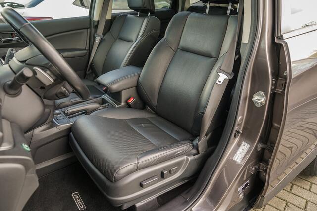 Honda CR-V 2.0i V-TEC 4WD EXECUTIVE - AUTOMAAT - SENSING PAKKET - TREKHAAK - WINTERSET